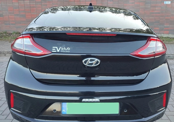 Hyundai IONIQ cena 58900 przebieg: 172500, rok produkcji 2017 z Kołobrzeg małe 562